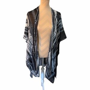 Ultra Pink Monochrome Patterned Kimono